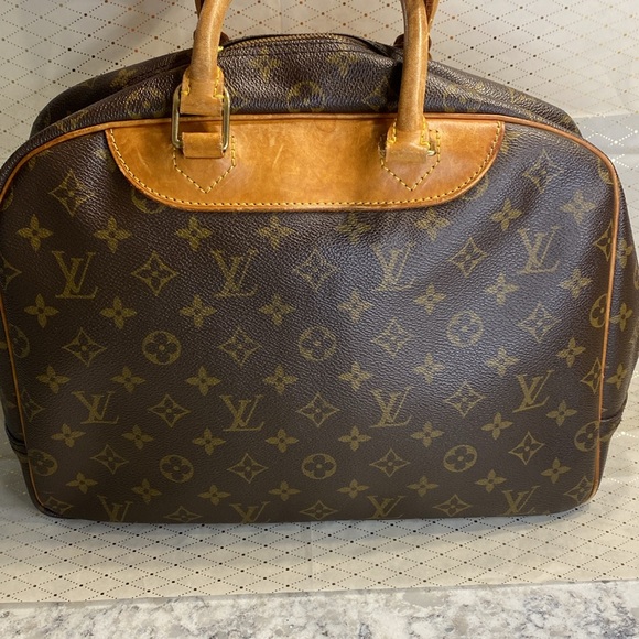 Louis Vuitton Deauville - Picture 3 of 15